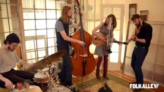 Folk Alley Sessions: The Stray Birds - &quot;Hands of Man&quot;