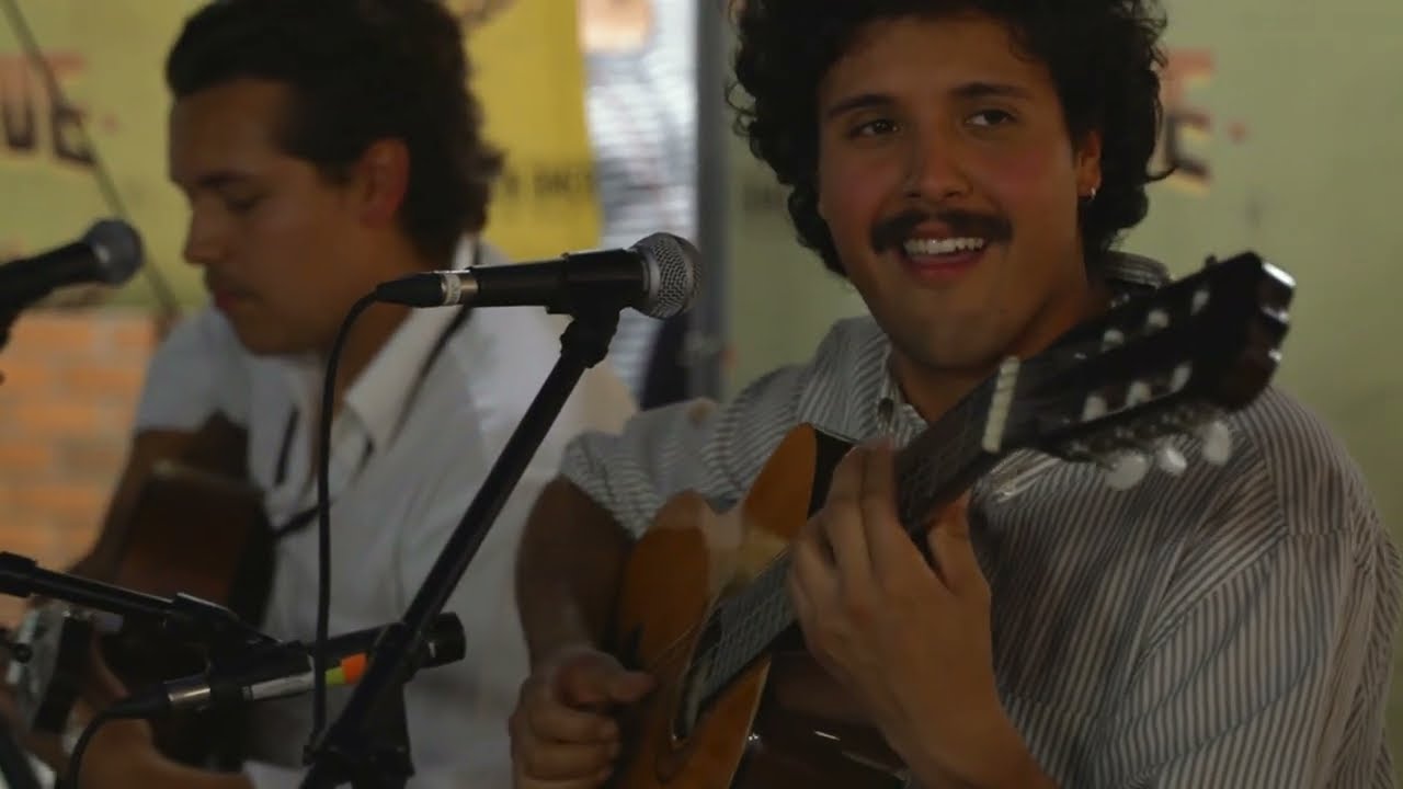 ¡ASÍ SUENA! Blue Rivera at #VLAFF22