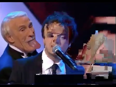 Bruce Forsyth & Jamie Cullum performing 'It's Only a Paper Moon' (RIP Bruce)
