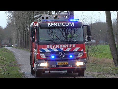 Brandweer met spoed naar een brand Agrarisch aan de Nulandse Weerscheut in Vinkel