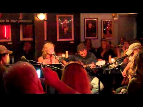 Susan Ashton singing 'Grand Canyon' at the Bluebird in Nashville, TN