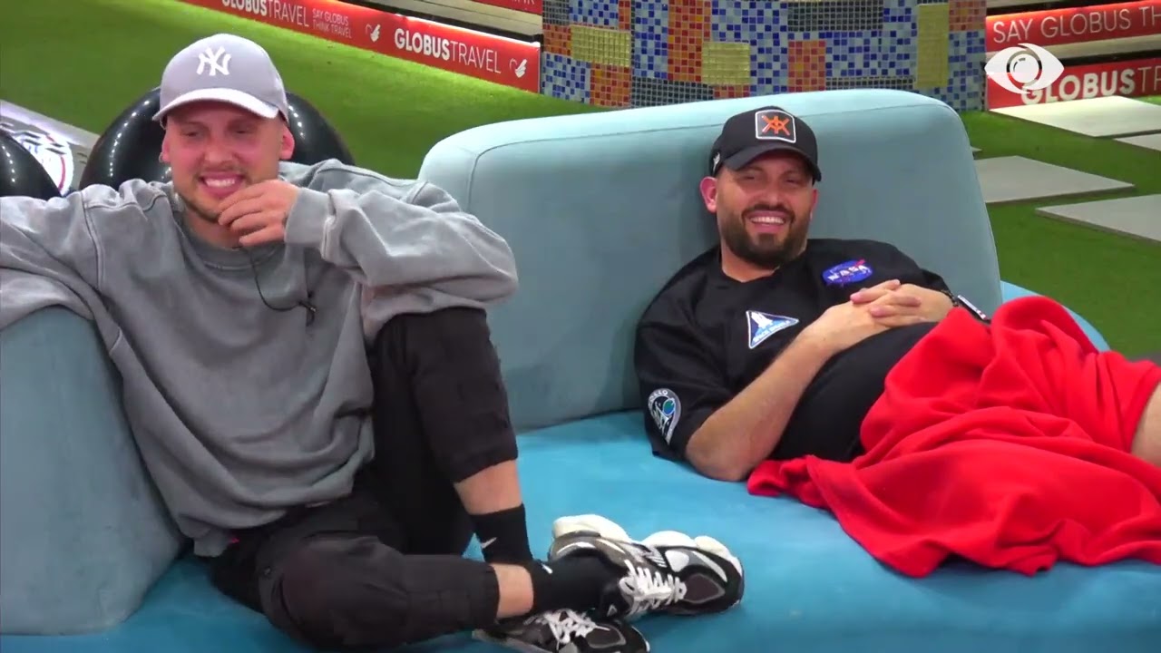 Momente gazmore/ Banorët luajnë “qytetarët dhe mafia”