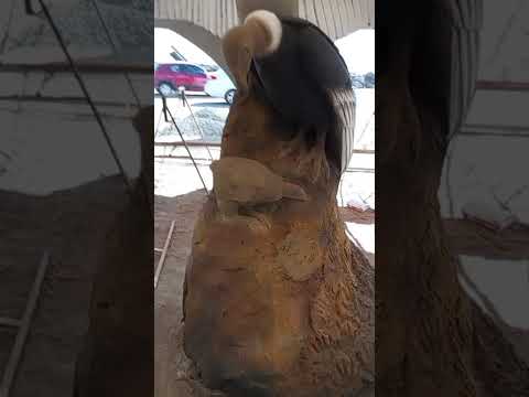 Cóndor Escultura en cemento, Miramar de Anzenusa, Córdoba