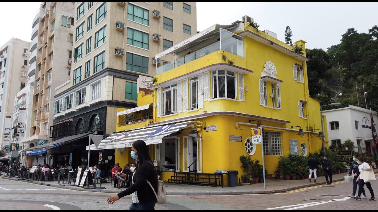 Tour Stanley Market’s colorful stalls and unique finds