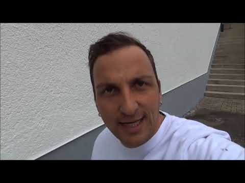 Installation of a drip edge profile in the base area