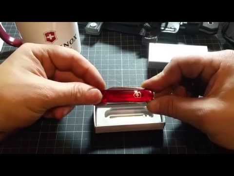 Victorinox SIGNATURE LITE video