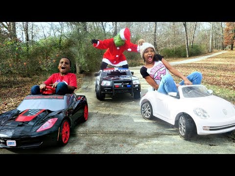 Grinch CHASES Kids! - Christmas Movie - Pretend Play - Onyx Kids