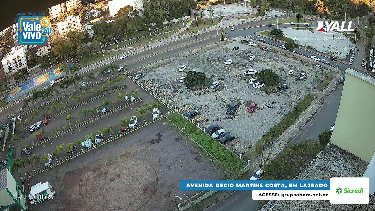 Live webcam view of Décio Martins Costa Avenue