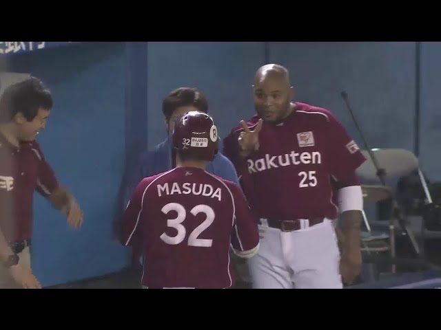 【7回表】イーグルス枡田が2打席連発となる5号ソロ!! ジョーンズも「トゥー!?」と手荒い祝福!! 2014/9/7 M-E