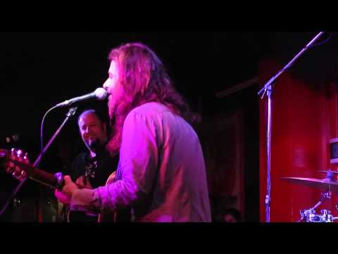 A medio pulmón- Carlos Chaouen