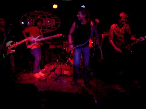 Nativa Sur - Tie your mother down Cover