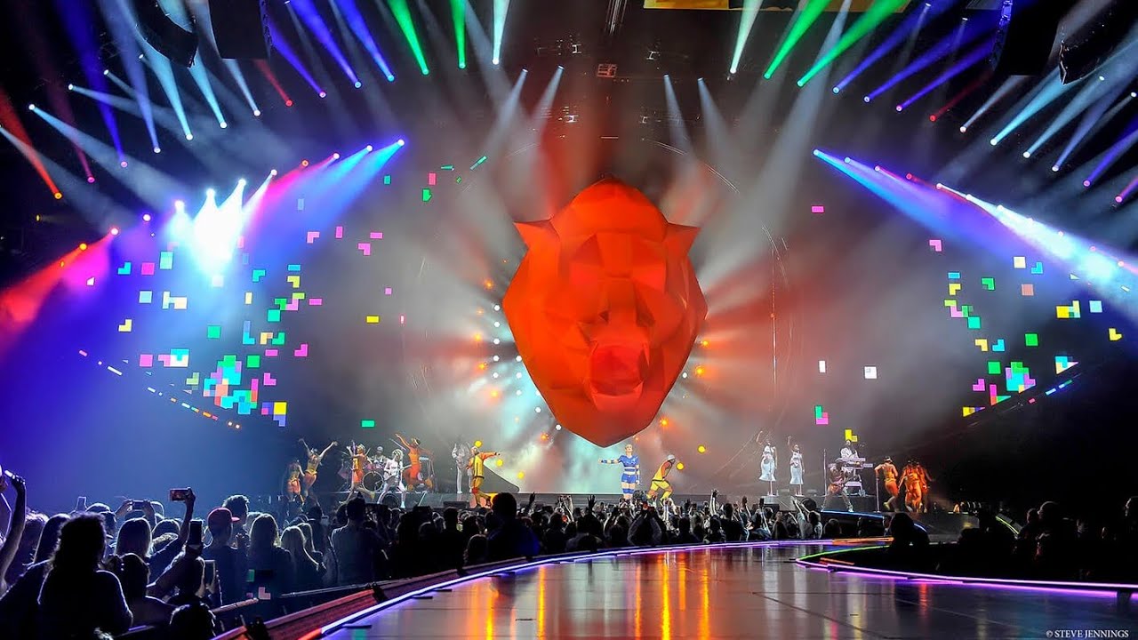 Katy Perry - Roar (Studio Version - LIVE @ Witness: The Tour)