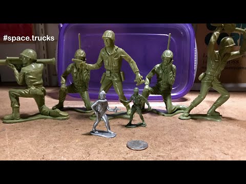 Tim Mee Five Inch Army Men c.1977 + A Plasticraft Spaceman Clone, Or Is It Original? STAY HOME