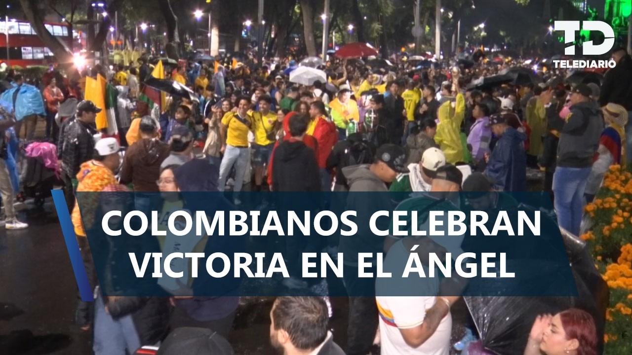 Colombianos celebran en el Ángel de la Independencia tras partido contra Uzbekistán