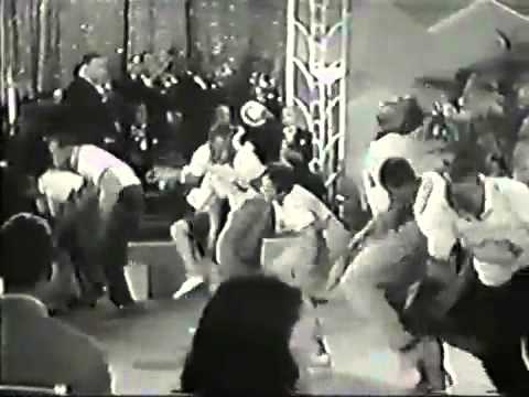Whitey`s Lindy Hoppers - Big Apple Routine
