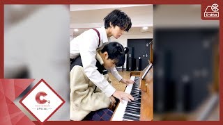 Download lagu SEUNGHUN BAEJINYOUNG Play the piano... mp3