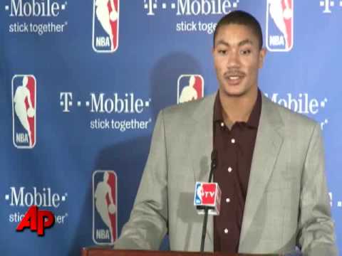 Bulls' Rose Is Voted NBA Rookie of the Year