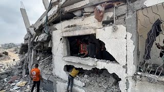 Gazze enkaz altındaki 10 bin cesedi çıkarmakta zorlanıyor