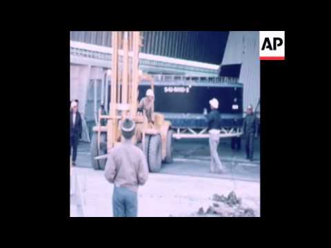 SYND 7 1 71 PROTOTYPE SKYLAB ARRIVES AT SPACE STATION