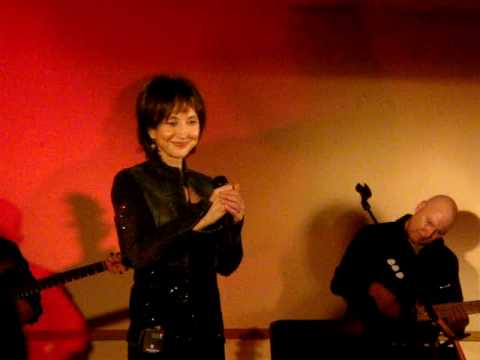 Pam Tillis - 'Detroit City' (Live in Ireland April 2009)