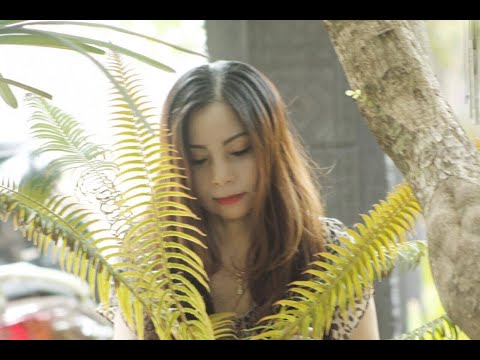 Thể hiện bởi Phương Thùy