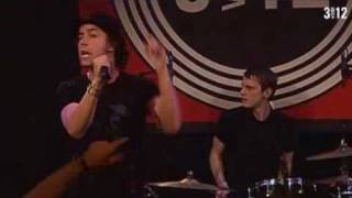 Maximo Park - The coast is always changing @ Desmet 07[13].wmv
