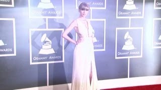 Taylor Swift&#39;s &quot;New Girl&quot; appearance