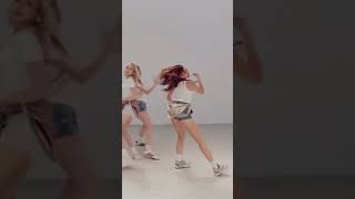 Download lagu Colet so hot BIKINI #biniph #bini #shorts #colet mp3