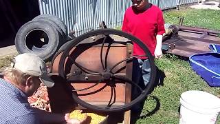 preview picture of video 'Improved Hocking Valley Corn Sheller'