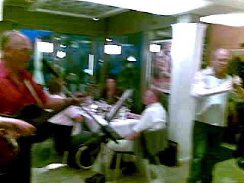 Kurt Vetsch mit Günther Wischounig Norman Marxer mit Kastagnetten