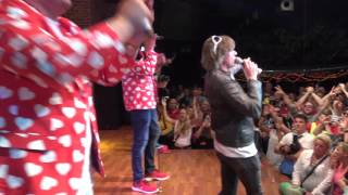 Wir sind die Kinder vom Süderhof (Acapella) Mickie Krause &amp; Chaos Team | Megarena 08.05.2016