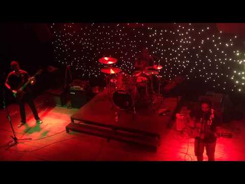 Dimablos - Tus Ojos Live @ Pinos A La Roca Cinema Café