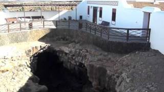 preview picture of video 'Cueva del Llano, Fuerteventura'