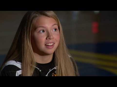 High school runner disqualified for stopping to help a competitor who collapsed (2016)