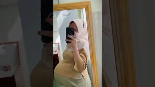 Download lagu Bumil Hijab Perut Besar Mirror Selfie😘😍 #bumil #pregnant #bumilcantik #bumilhijab #gemoy #bumilhappy mp3