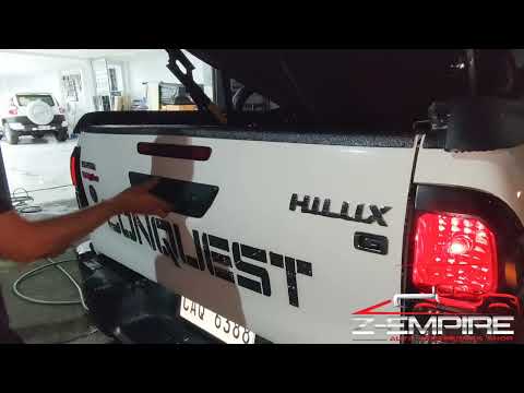 PROLIFT TAILGATE ASSIST INSTALLED IN A TOYOTA HILUX CONQUEST