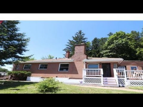 15 Greenwood Pl, Gardner, MA Presented by Lowell Lofts.