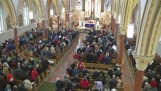 &quot;Mass Mob&quot; fills Buffalo church to capacity