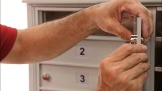 How to change a mailbox lock - Auth Florence