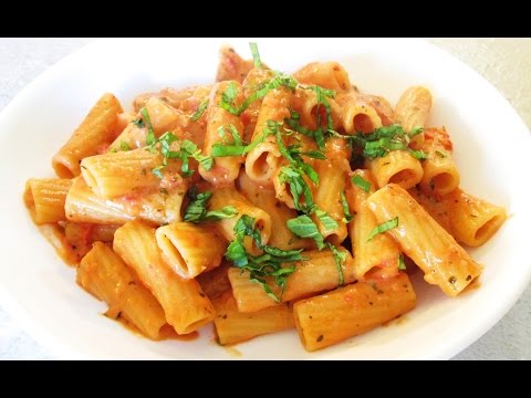 , title : 'Tomato and Cream Pink Sauce with Rigatoni Pasta - PoorMansGourmet'