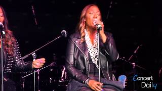 SWV performing &quot;Use Your Heart&quot; Live