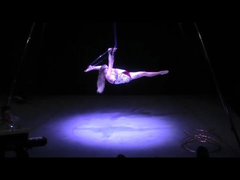 Promotional video thumbnail 2 for 7-HulaHoops Act