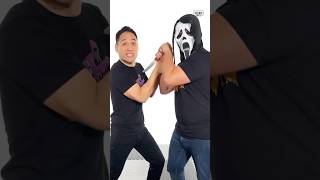 Download lagu How Legit is GhostFace Knife Skills vs Dewey from Scream? mp3 Download lagu How Legit is GhostFace Knife Skills vs Dewey from Scream? mp3