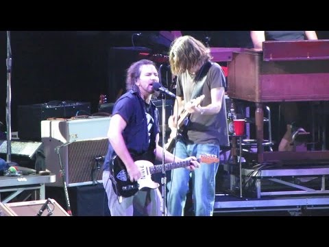 Pearl Jam: I Got Id [HD] 2010-05-20 - New York, NY