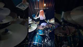 Download lagu 🎵: Honey - L’Arc~en~Ciel mp3