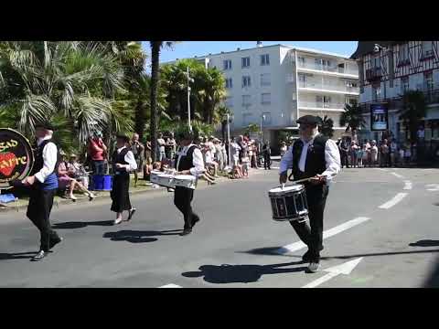 24  Août  2025   *  Bagad Adarre  * Plougastell *  Pardon de la Baule  44