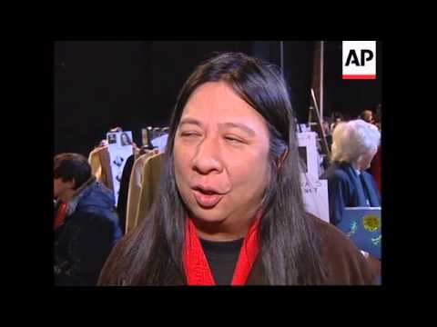 UK: LONDON: JOHN ROCHA/BETTY JACKSON FASHION SHOWS