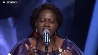 Marthe chante &quot;Je serai là&quot; aux auditions à l&#39;aveugle | The Voice Afrique francophone 2016