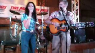 Joey and Rory - God Help My man If Hes Foolin Around