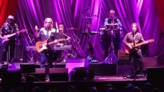 Las Vegas Turnaround (The Stewardess Song)  Hall And Oates The Borgata Atlantic City, NJ 6/27/2015